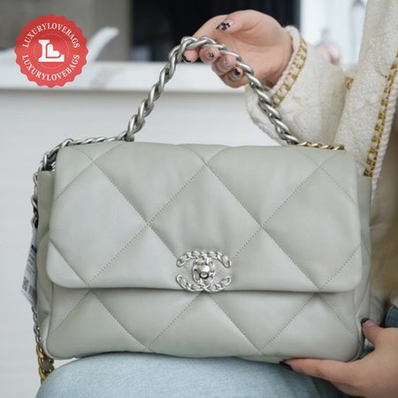 Chanel 19 Handbag AS1160