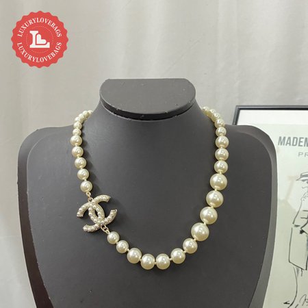 Chanel Glass Pearls CC Necklace Gold/Pearly White