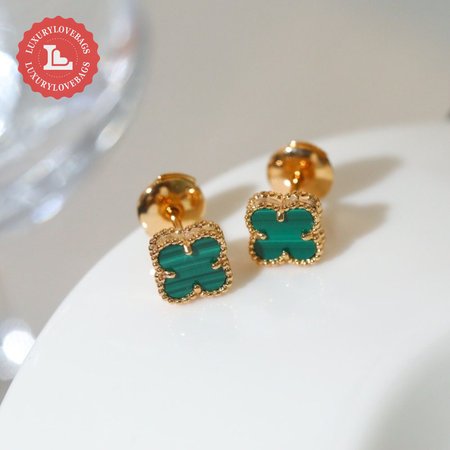 Women Van Cleef & Arpels Alhambra Earrings