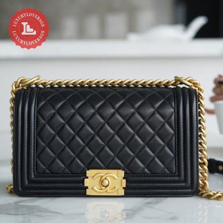 Chanel Boy Flap Quilted Lambskin Gold-tone Medium Black