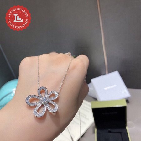 Van Cleef & Arpels Round Cut Diamond Flowerlace Necklace