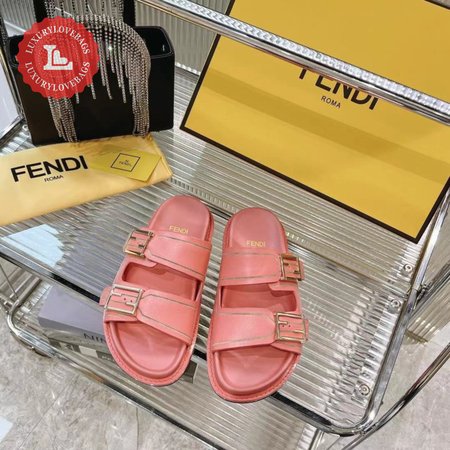 Fendi Feel Pink Leather Sandals