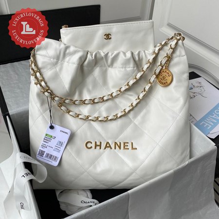 Chanel 22 Handbag