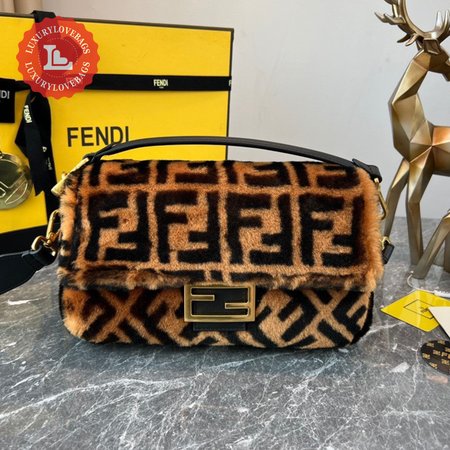 Fendi Baguette 8600